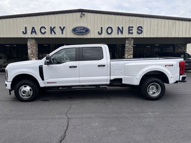 New 2026 Oxford White Ford F-350® XL image 1