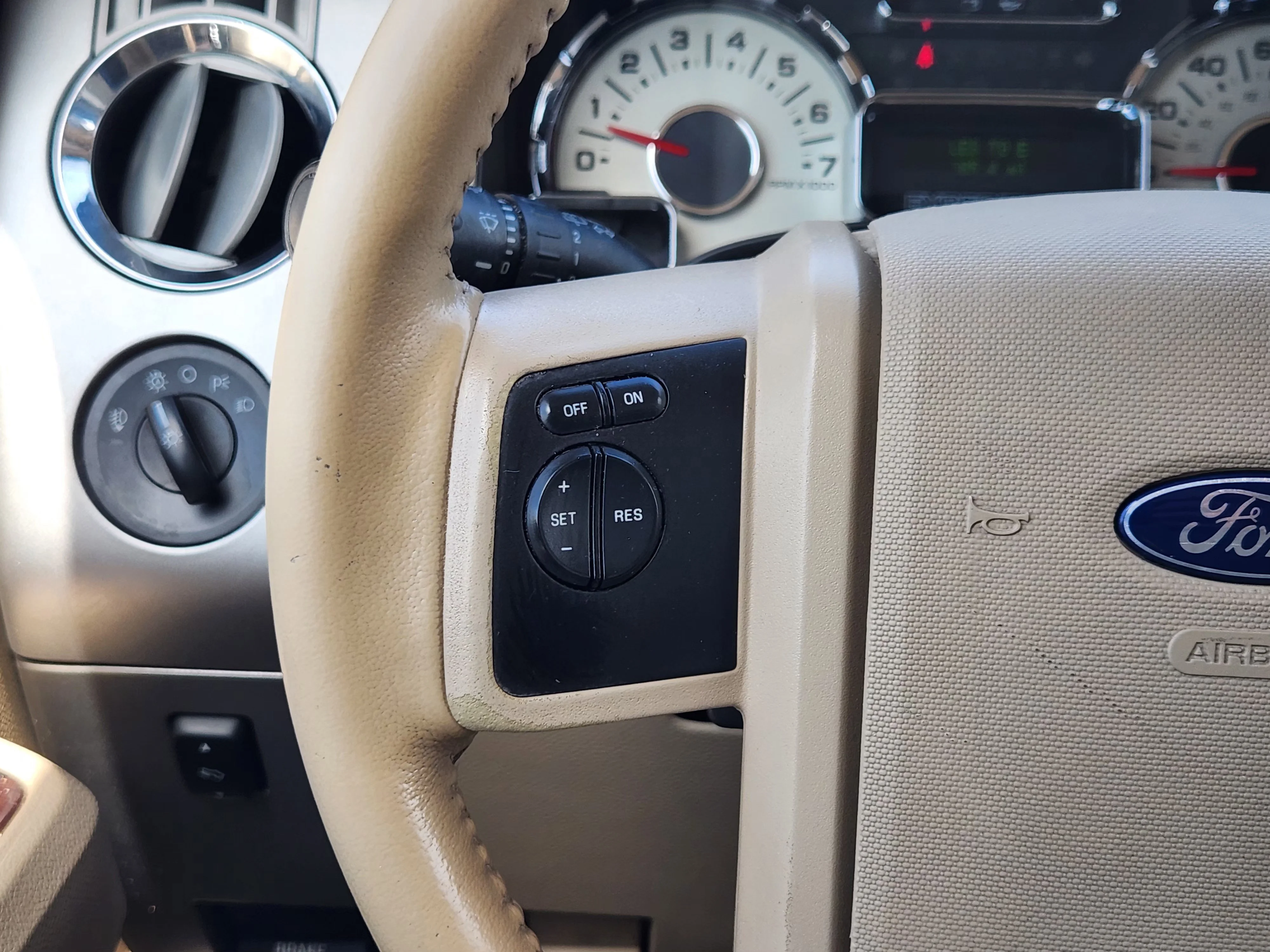 Used 2013 Blue Ford XLT image 28