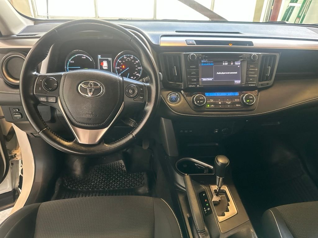 Used 2016 White Toyota XLE image 24