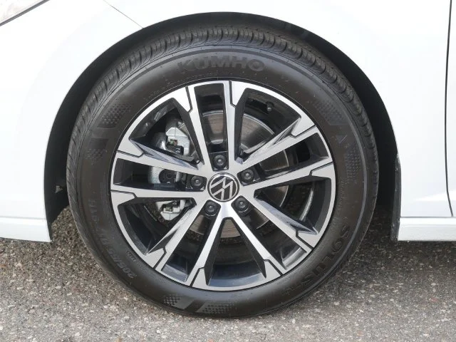 New 2027 Pure White Volkswagen 1.5T Sport image 5