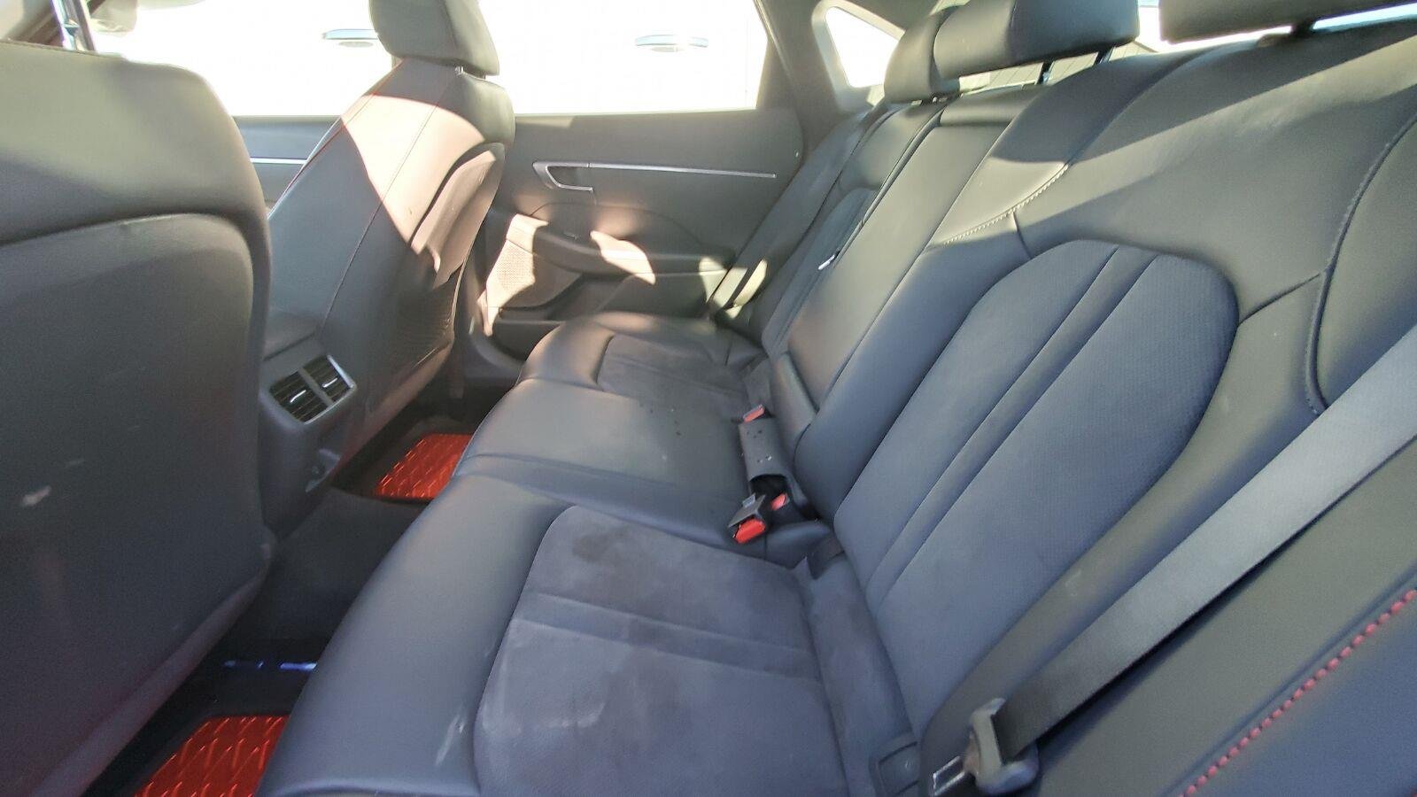 Used 2022 Phantom Black Hyundai SEL Plus image 5