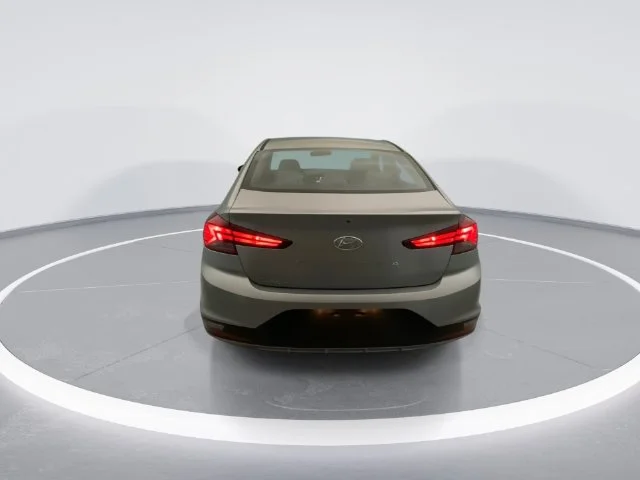 Used 2020 Silver Hyundai SE image 5