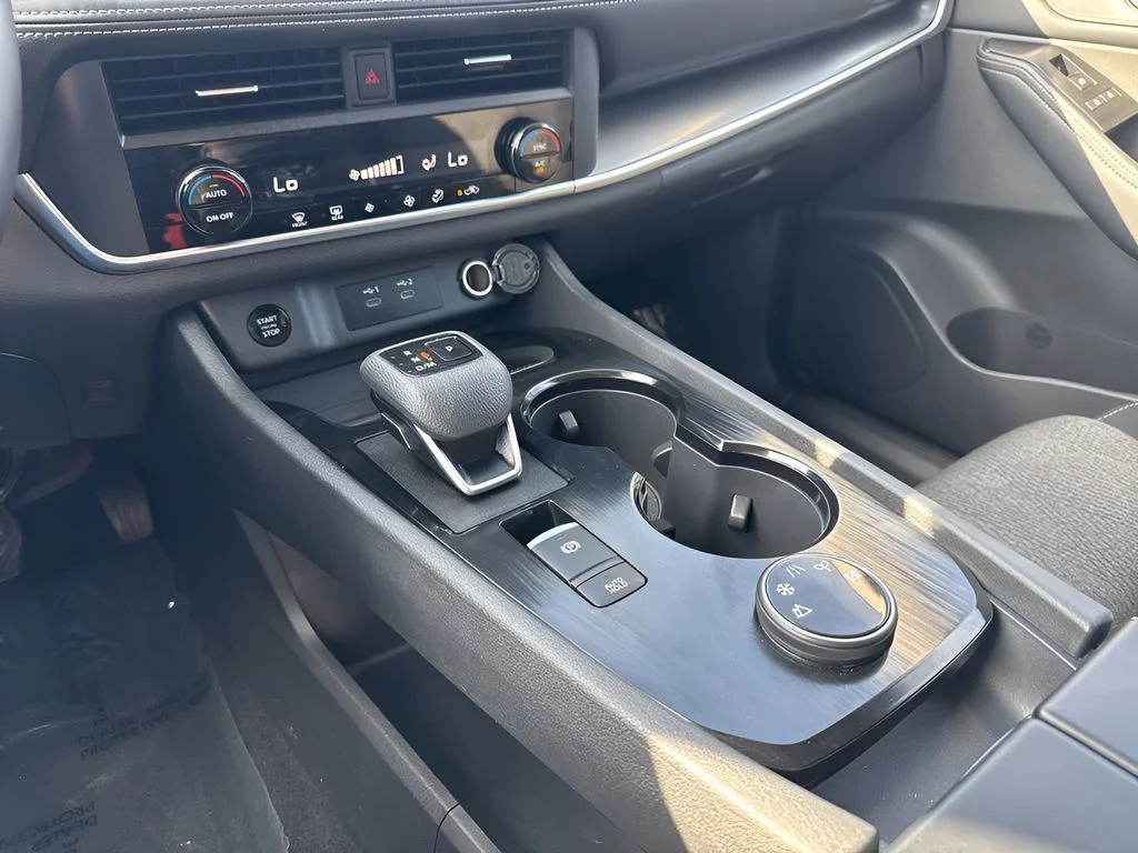 Used 2025 Silver Nissan SV image 16