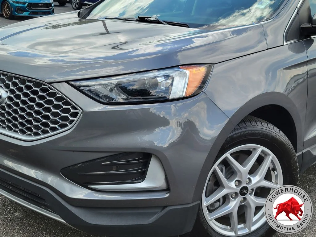 Used 2024 Gray Ford SEL image 10