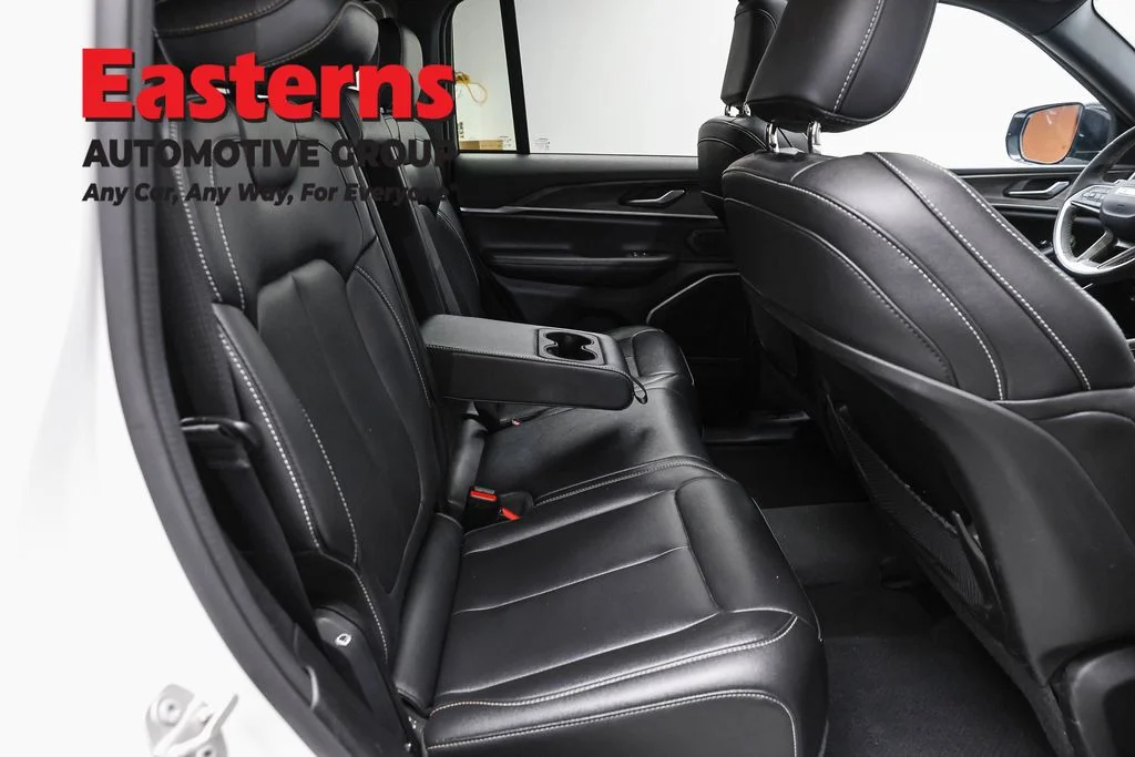 Used 2024 White Jeep 4xe image 25