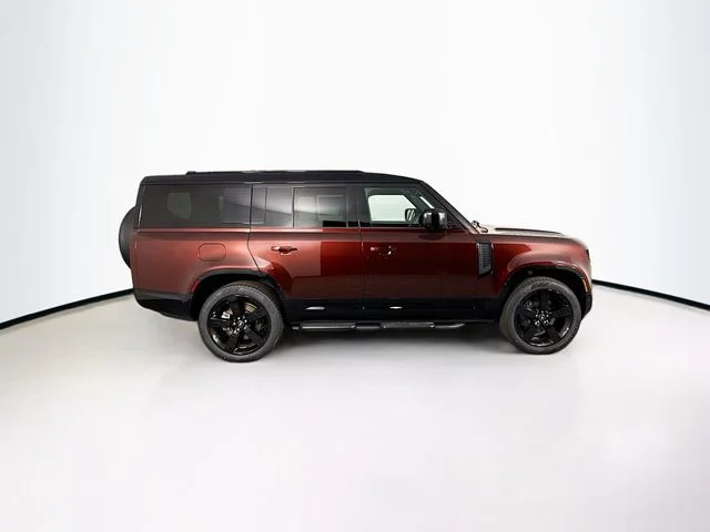 Certified Used 2025 Sedona Red Land Rover X-Dynamic SE image 4