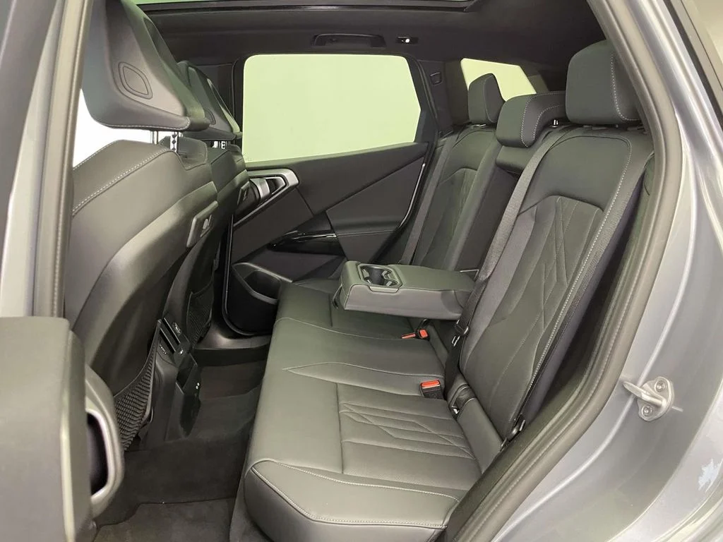 2026 BMW X3 30 - Photo 17