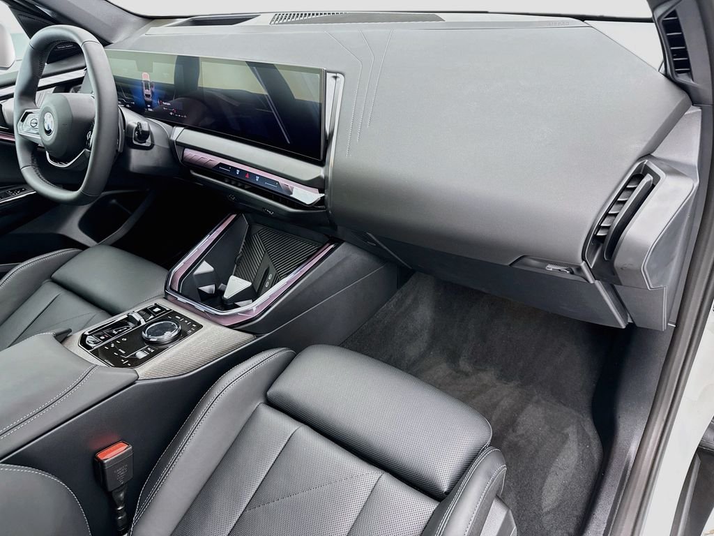 New 2026 White Metallic BMW 30 xDrive image 16