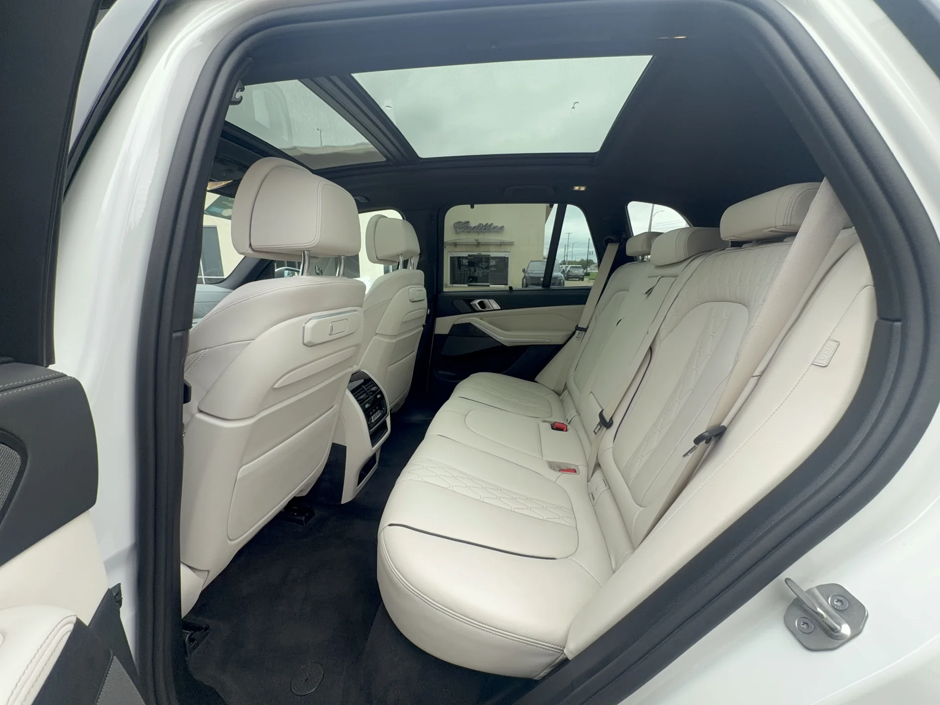 Certified Used 2024 Mineral White Metallic BMW xDrive50e image 28