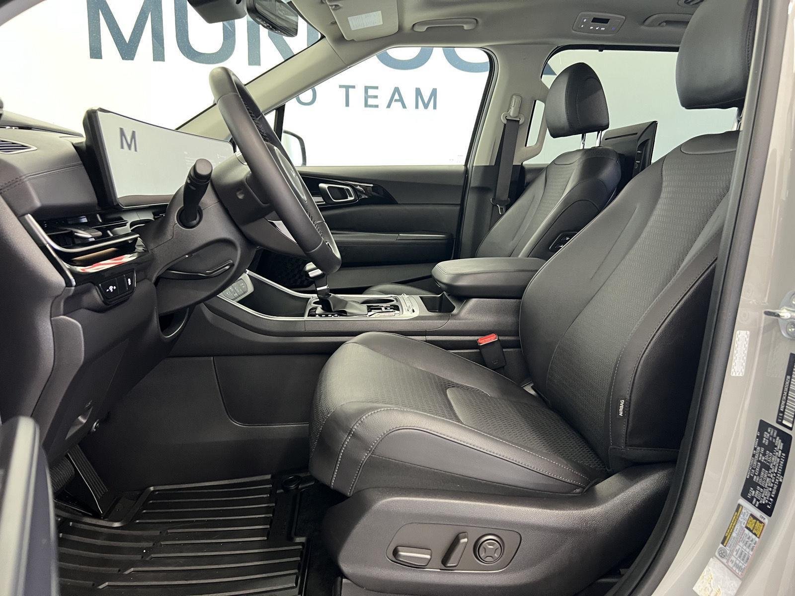 2025 Kia Carnival SX Prestige - Photo 12