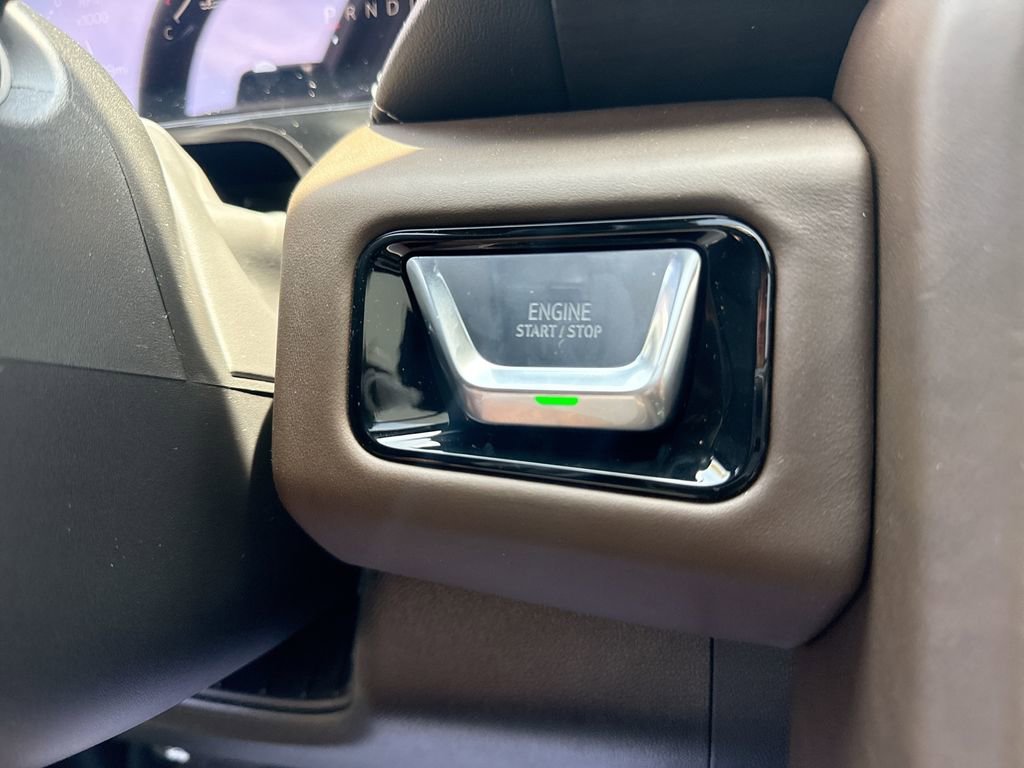 2026 GMC Yukon Denali Ultimate - Photo 17
