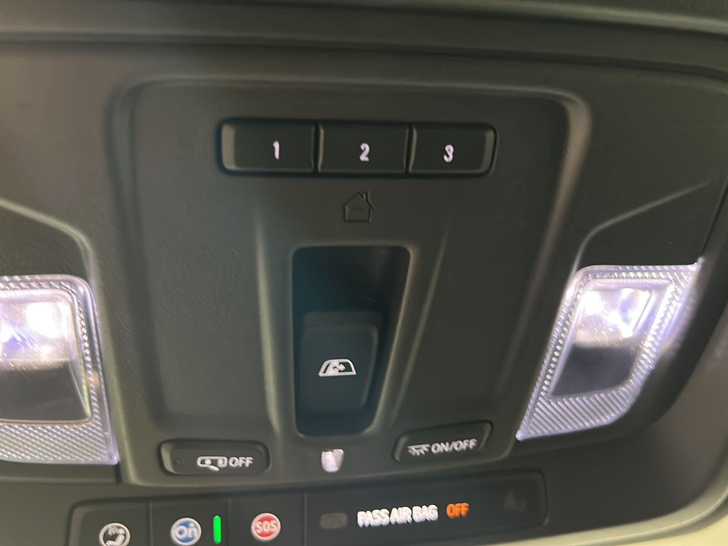 Used 2022 Onyx Black GMC AT4 image 33