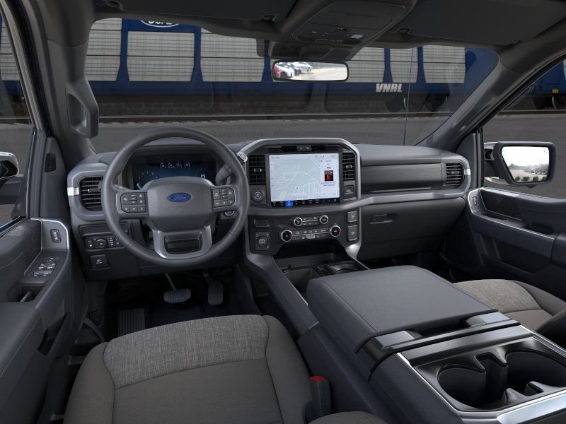 2025 Ford F-150 XLT - Photo 9