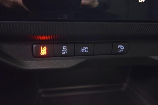 New 2026 Red Hot Pearl-Coat Exterior Paint Jeep Laredo image 22