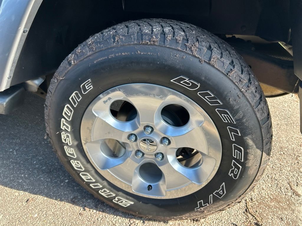 Used 2014 Gray Jeep Unlimited Sahara image 9