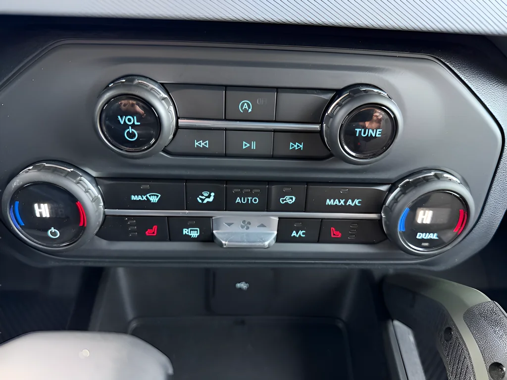 2023 Ford Bronco 4-Door Everglades - Photo 19