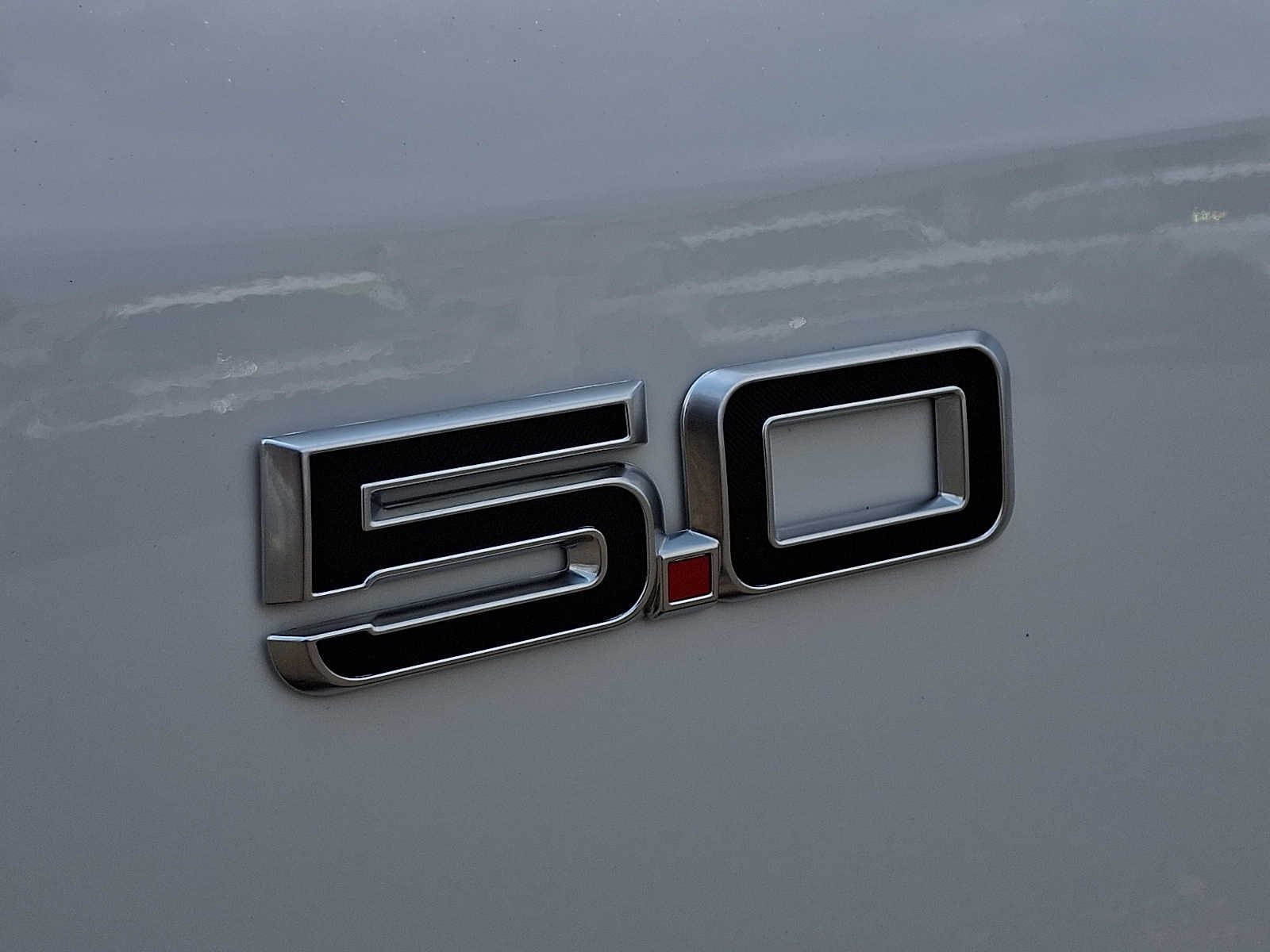 Used 2025 Oxford White Ford GT Premium image 30
