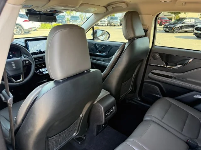 Used 2023 Gray Metallic Lincoln Standard image 25