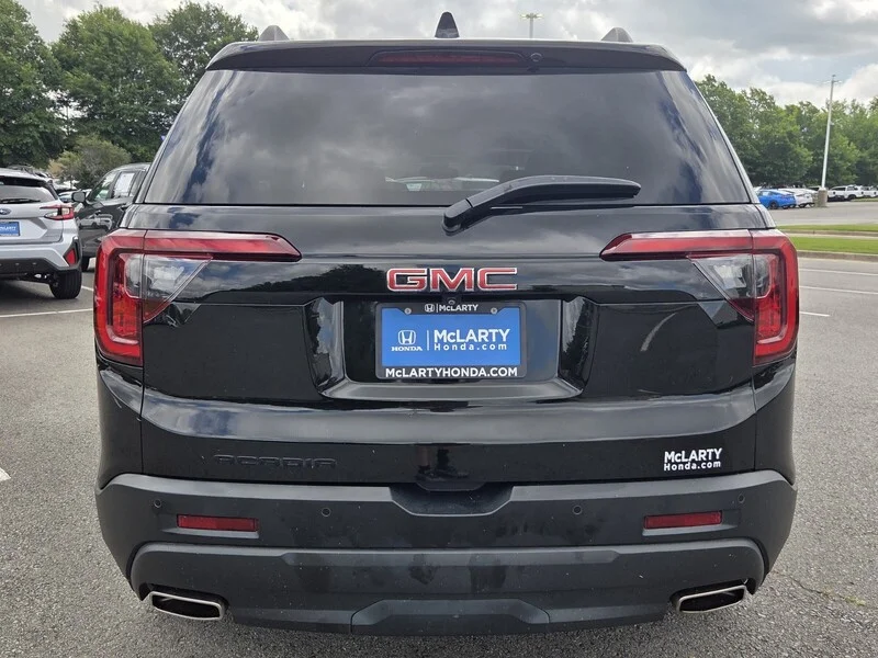 Used 2023 Ebony Twilight Metallic GMC SLE image 4