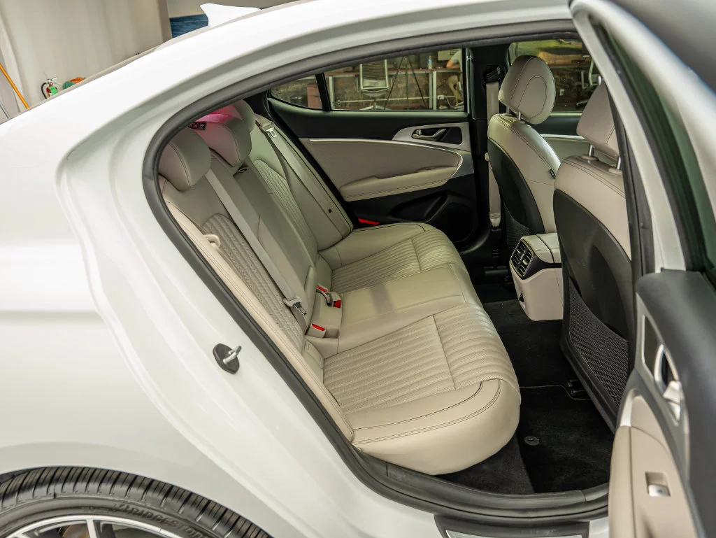 Used 2022 Uyuni White Genesis 3.3T image 36