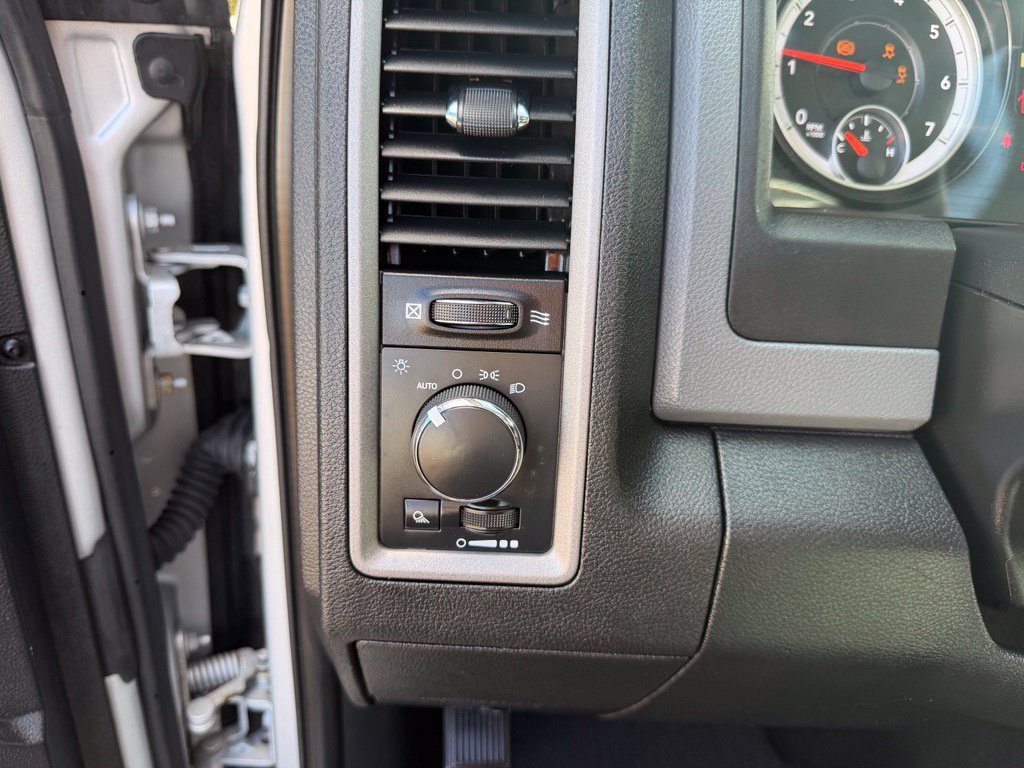 Used 2015 Silver Ram Tradesman image 16
