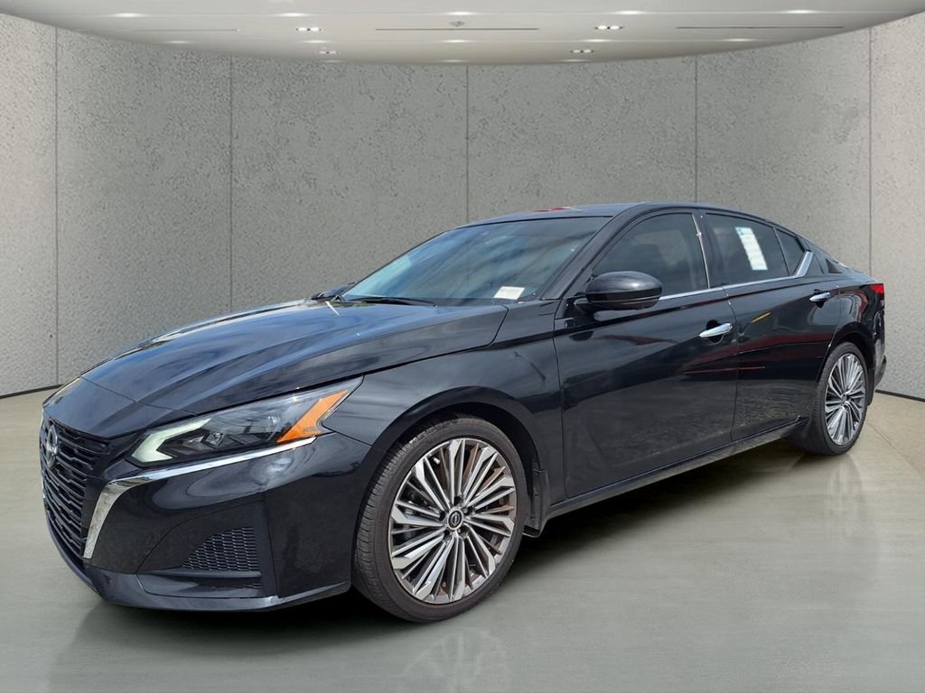 Used 2025 Black Nissan 2.5 SL image 1