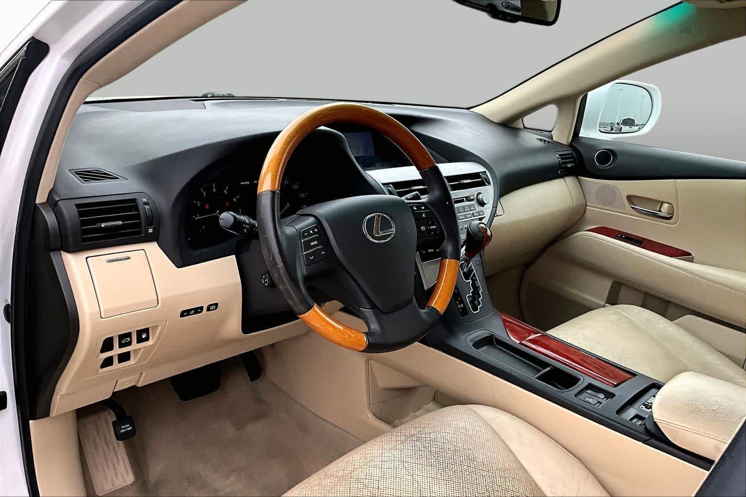 Used 2010 Starfire Pearl Lexus  image 16