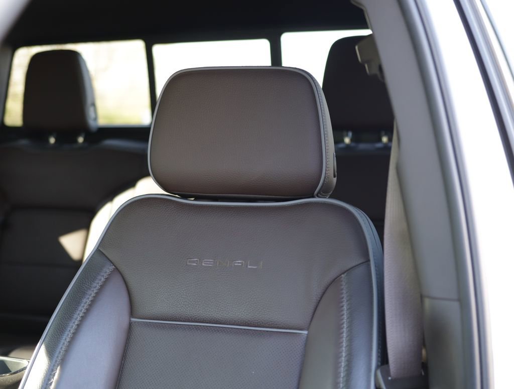 Used 2023 White Frost Tricoat GMC Denali image 23