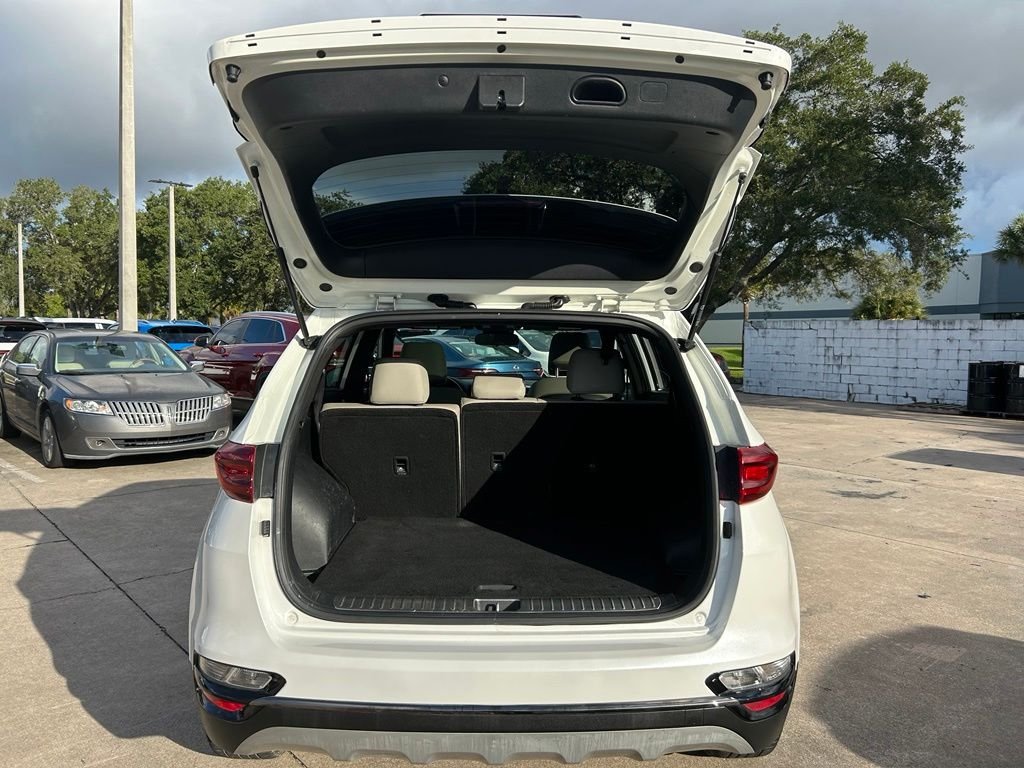 Used 2020 White Kia S image 46