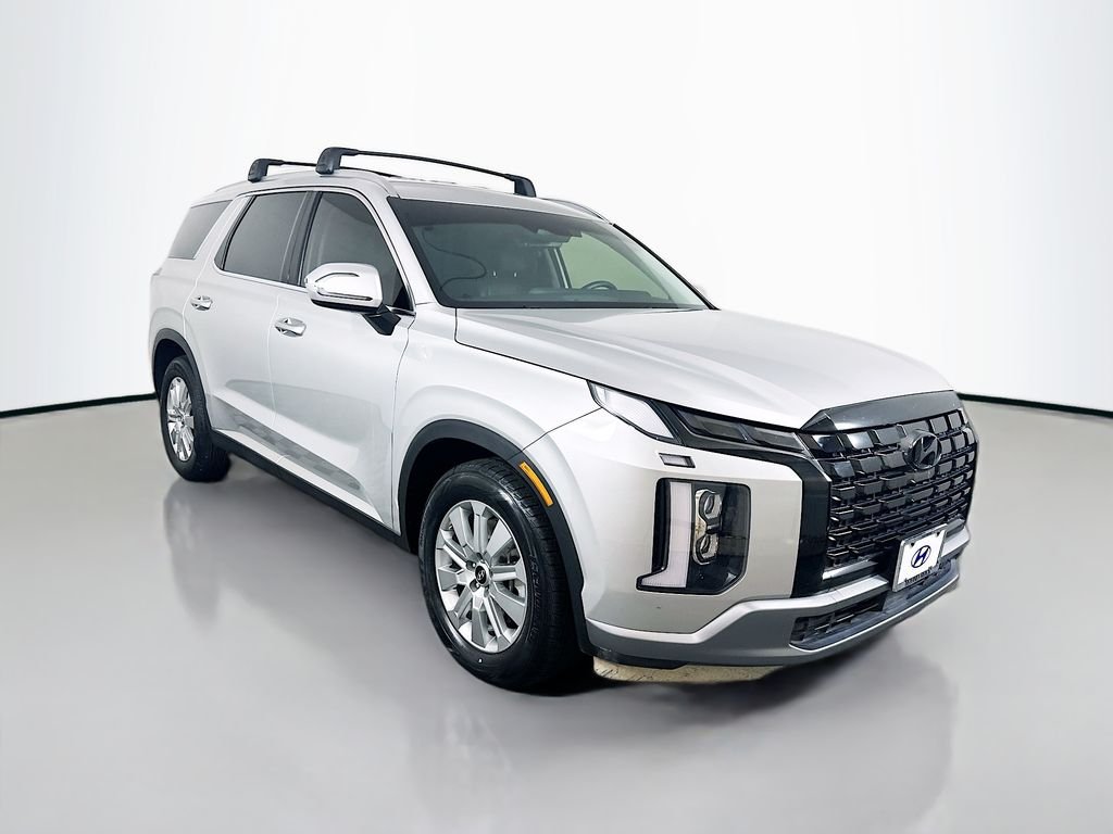 Used 2023 Silver Hyundai SEL image 3