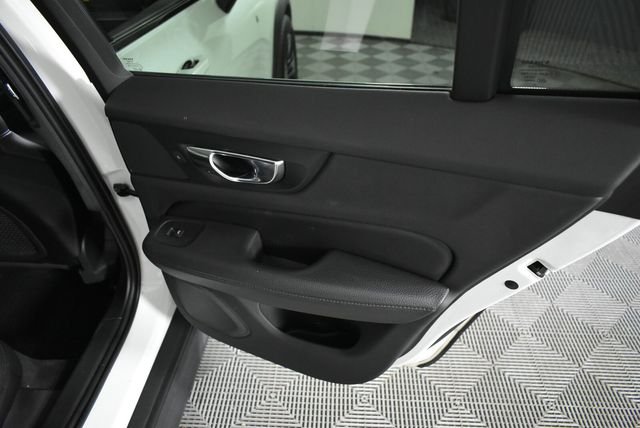 Used 2021 White Volvo T5 image 22