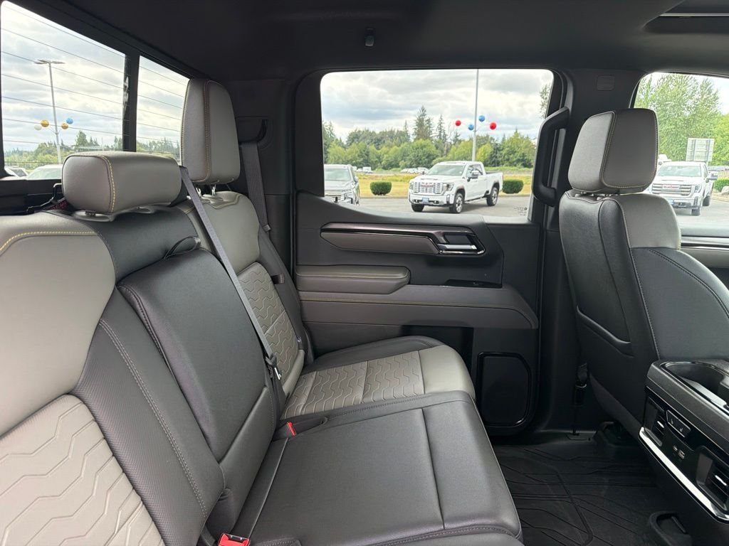 Used 2022 Black Chevrolet ZR2 image 27