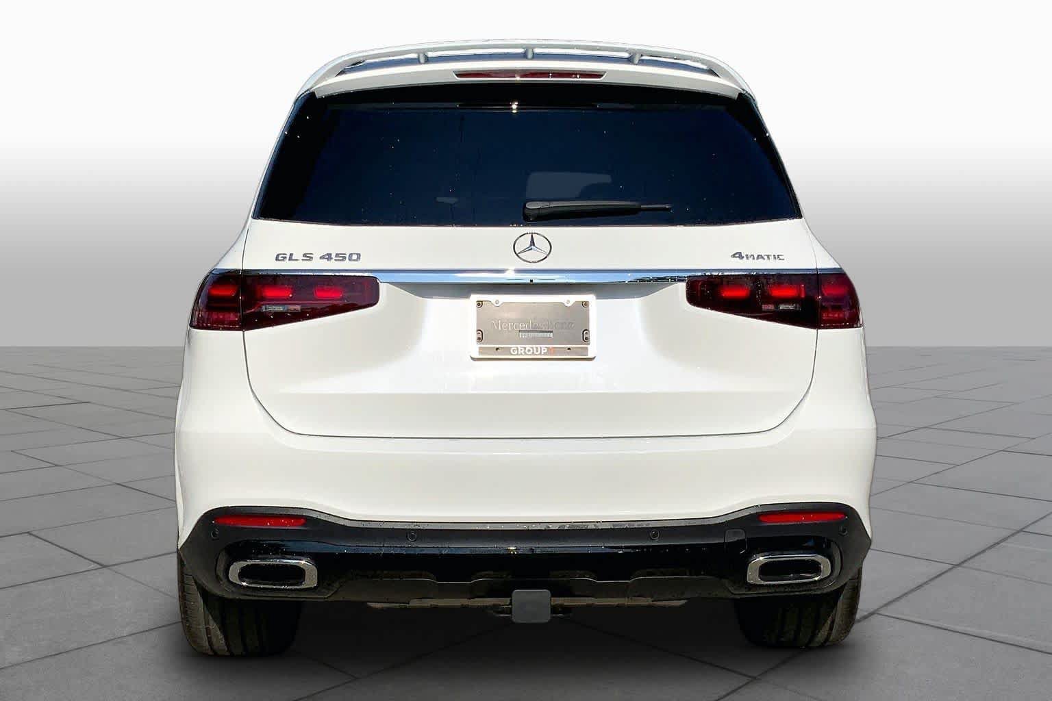 New 2026 MANUFAKTUR Moonlight White Metallic Mercedes-Benz GLS 450 image 4