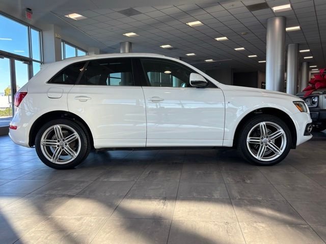 Used 2010 Audi Q5 Premium with VIN WA1WKAFP0AA044794 for sale in Oxnard, CA