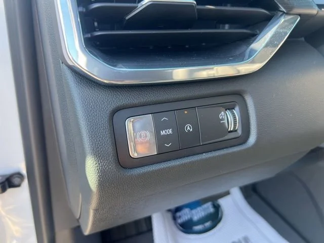 New 2026 Summit White GMC Elevation image 17