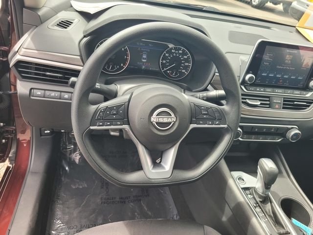 Used 2025 Red Nissan 2.5 SV image 30