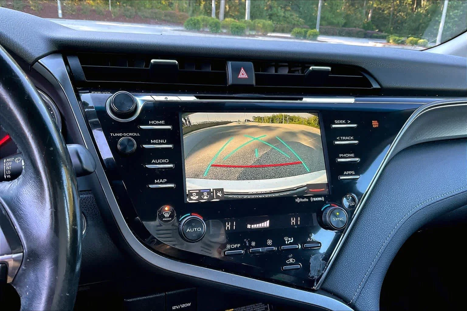 Used 2020 Wind Chill Pearl/Midnight Black Metallic Toyota XSE image 27