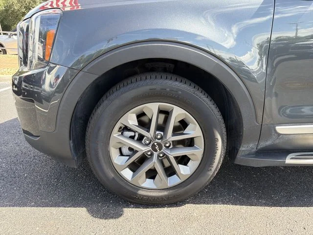 Used 2023 Gray Kia LX image 32