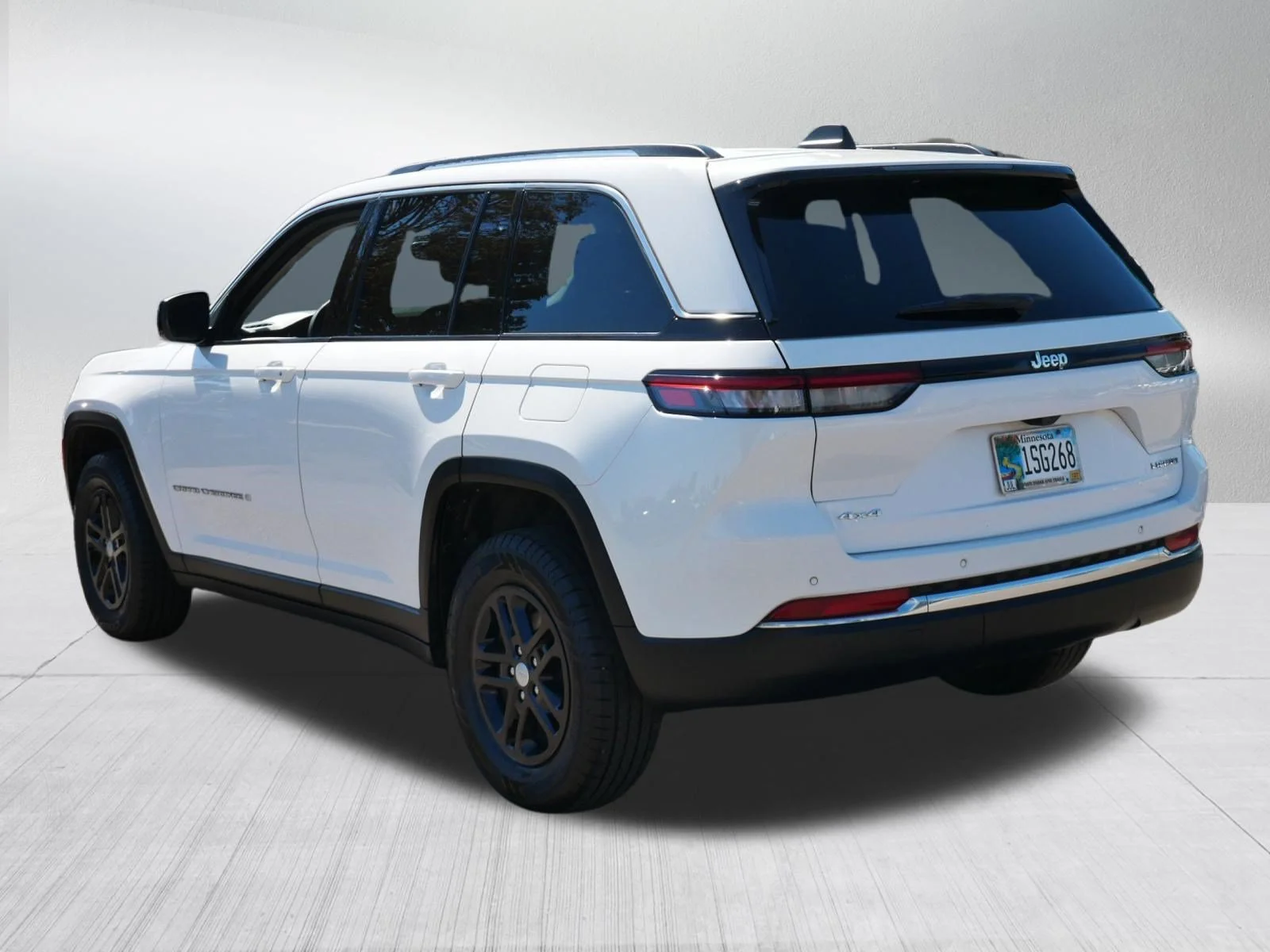 Used 2023 Bright White Clearcoat Jeep Laredo image 5