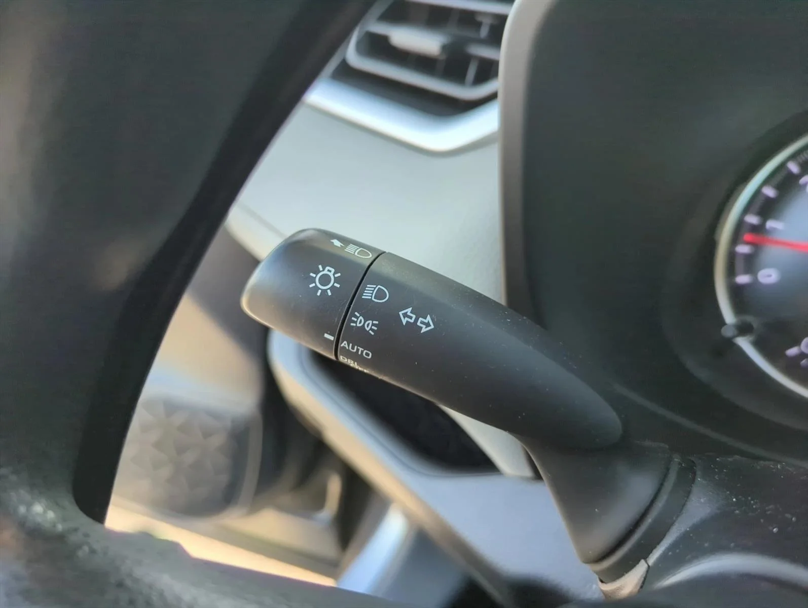 Used 2022 Magnetic Gray Metallic Toyota XLE image 17