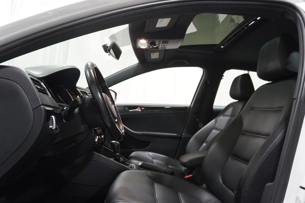 Used 2018 Volkswagen Jetta SE Sport with VIN 3VWD17AJ0JM249442 for sale in Evanston, IL