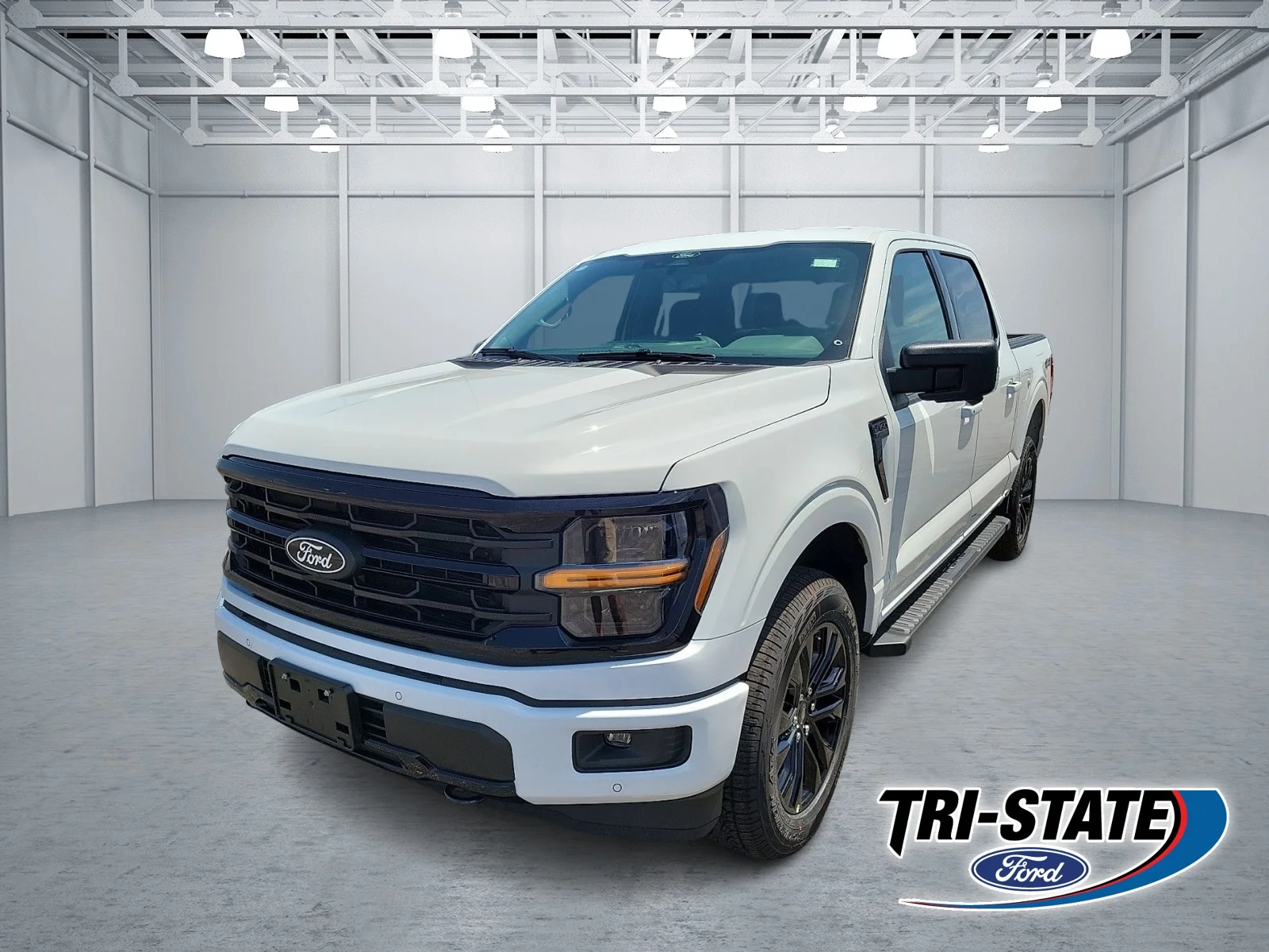 New 2026 Oxford White Ford XLT image 1