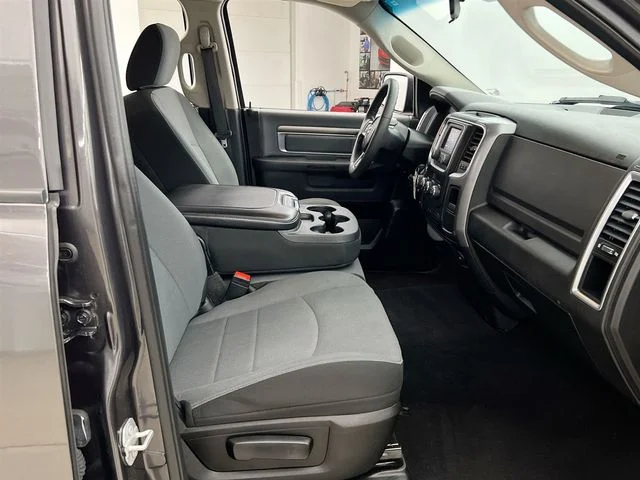 2024 RAM Ram 1500 Classic SLT - Photo 15