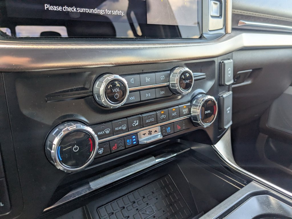 Used 2024  Ford King Ranch image 19