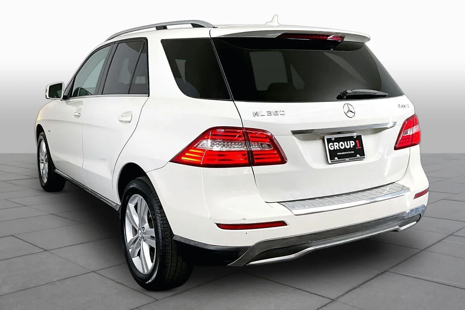 Used 2012 Arctic White Mercedes-Benz ML 350 image 12
