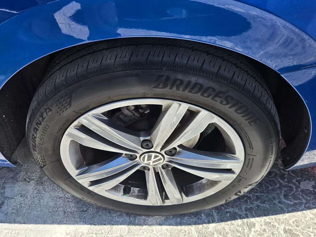 Certified Used 2023 Blue Volkswagen 1.5T SE image 8