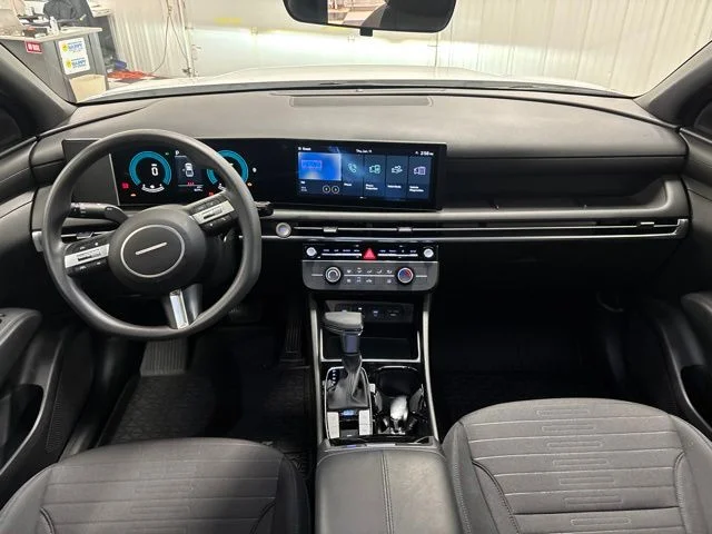 Used 2025 White Hyundai SE image 12