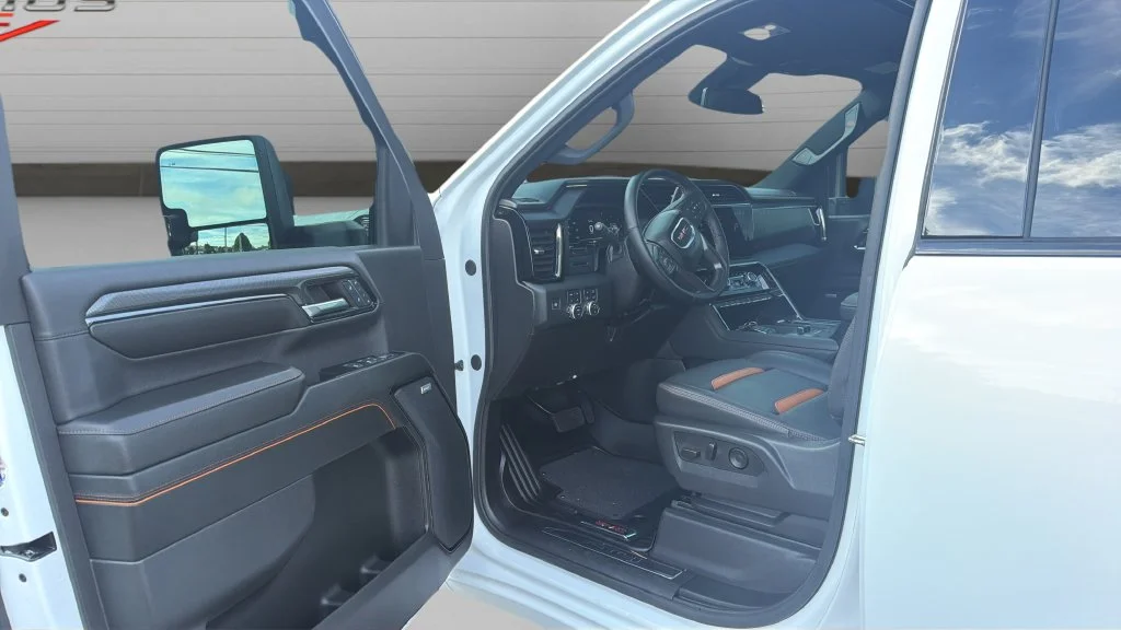 Used 2024 White GMC AT4 image 12
