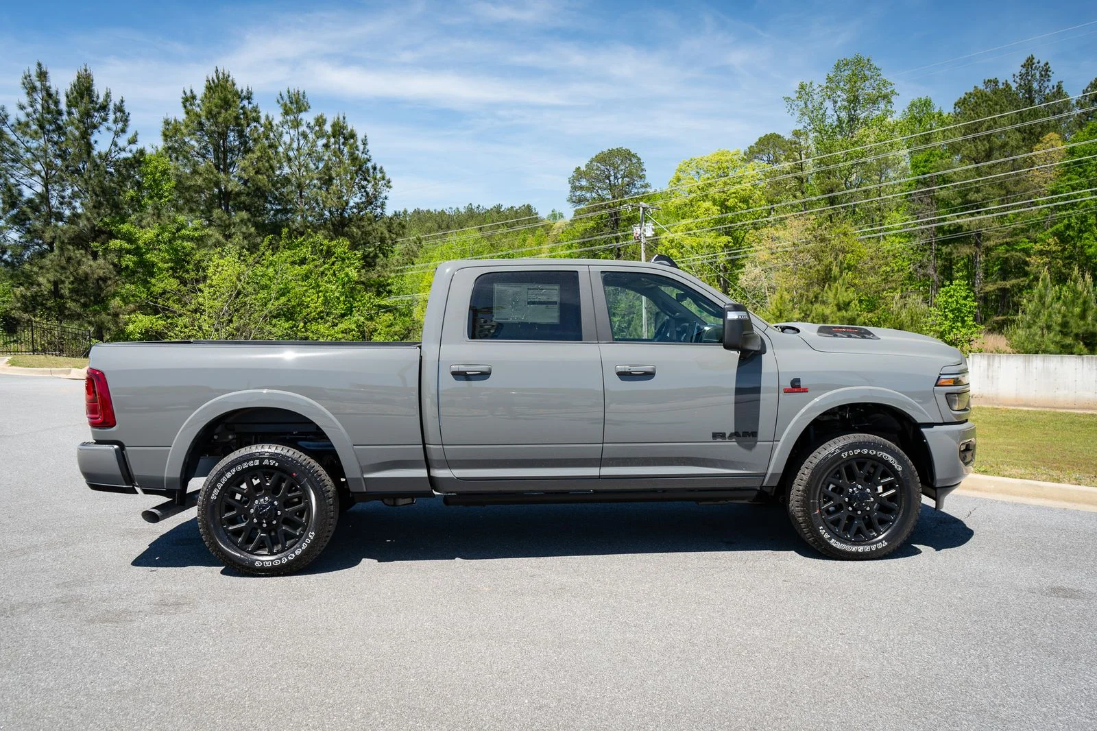 New 2026 Ceramic Gray Clear-Coat Exterior Paint RAM Limited image 19