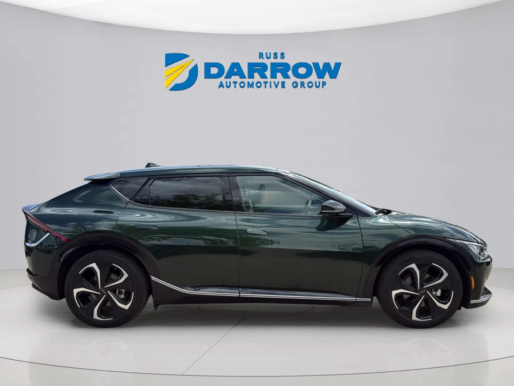 Used 2023 Green Kia GT-Line image 6